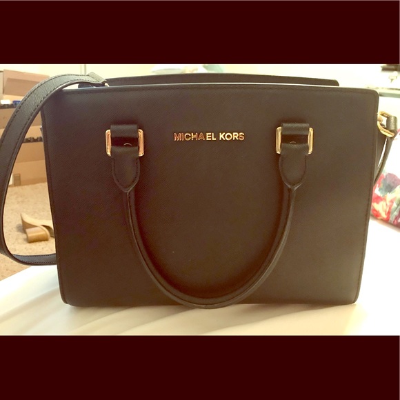 Michael Kors Handbags - Michael Kors Selma Black Purse